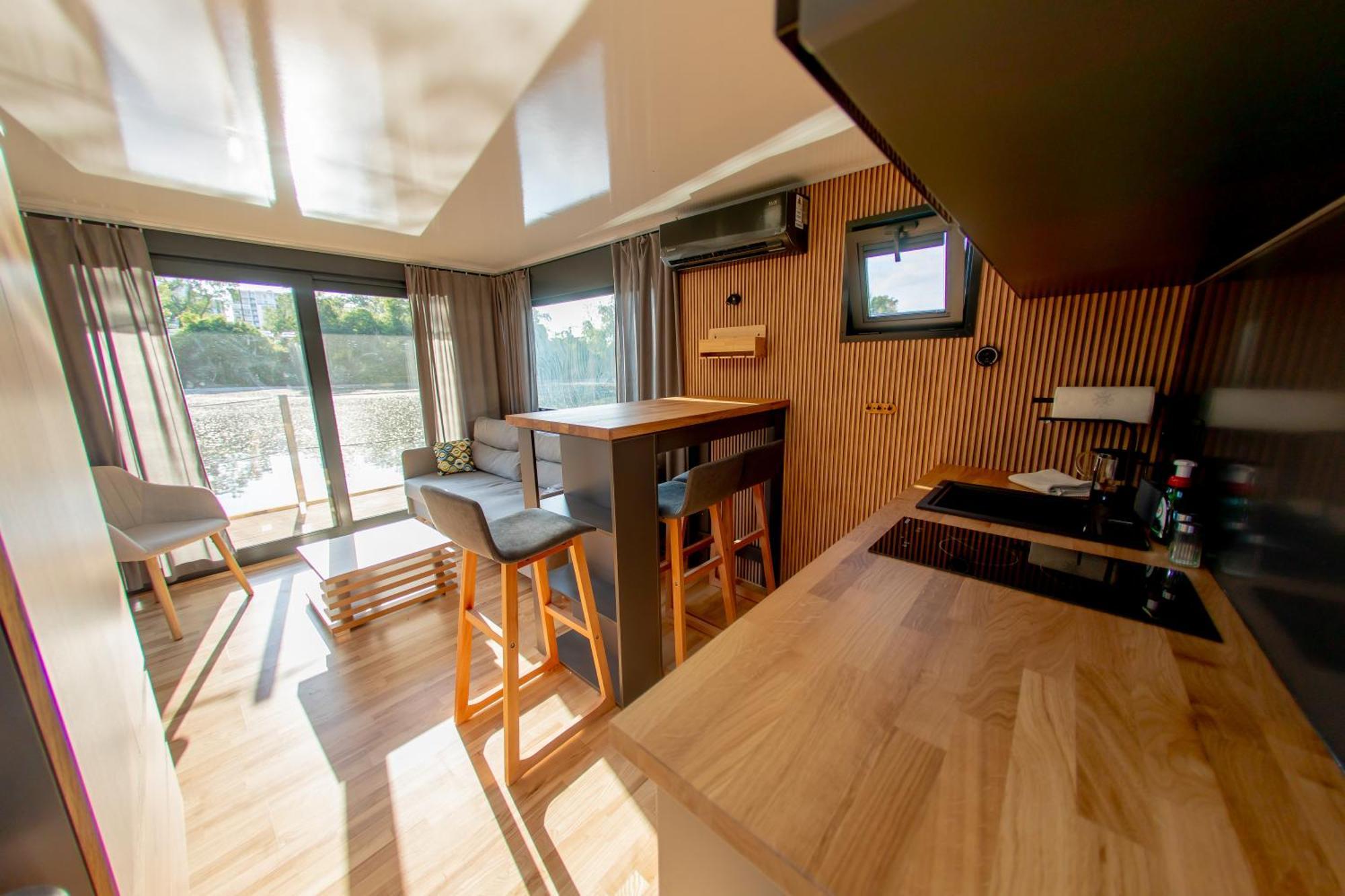 Botel Bay Houseboats Prag